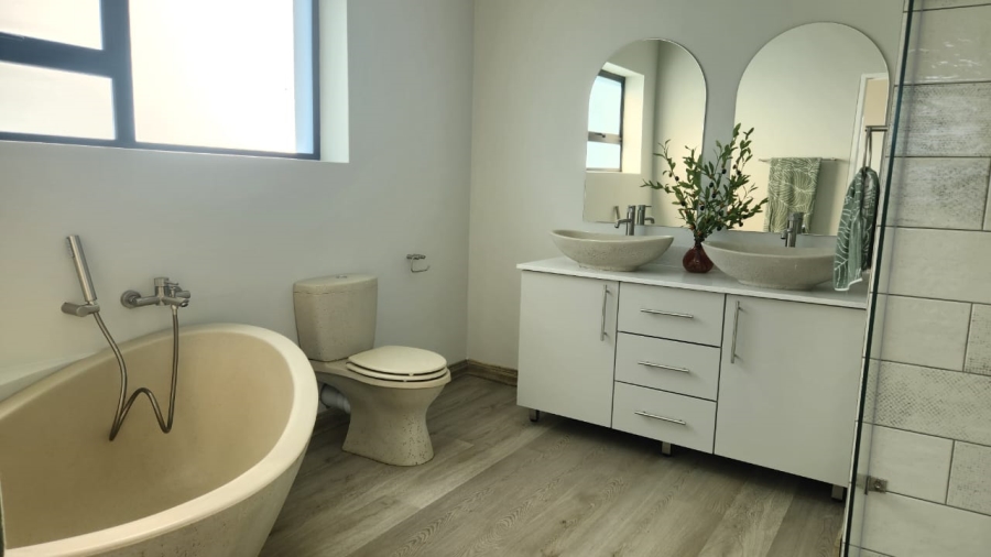 3 Bedroom Property for Sale in Stilbaai Wes Western Cape